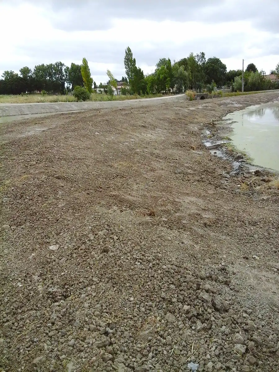 Adoucissement de berges à Champagné les Marais par CEPM, travaux publics