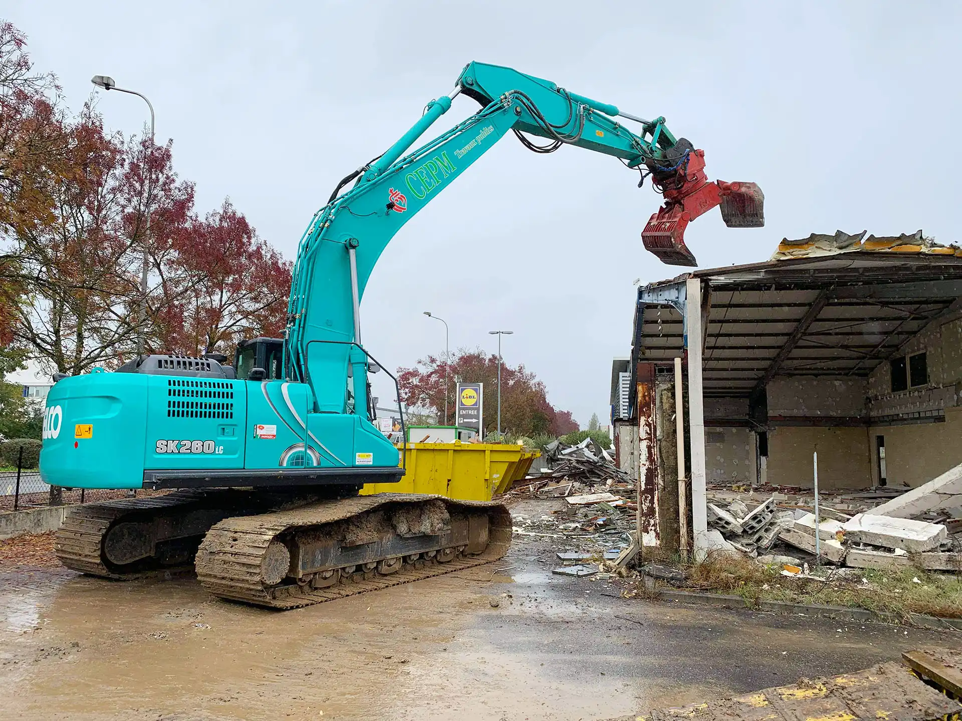 Démolition de bâtiments à Champagné les Marais par CEPM, travaux publics