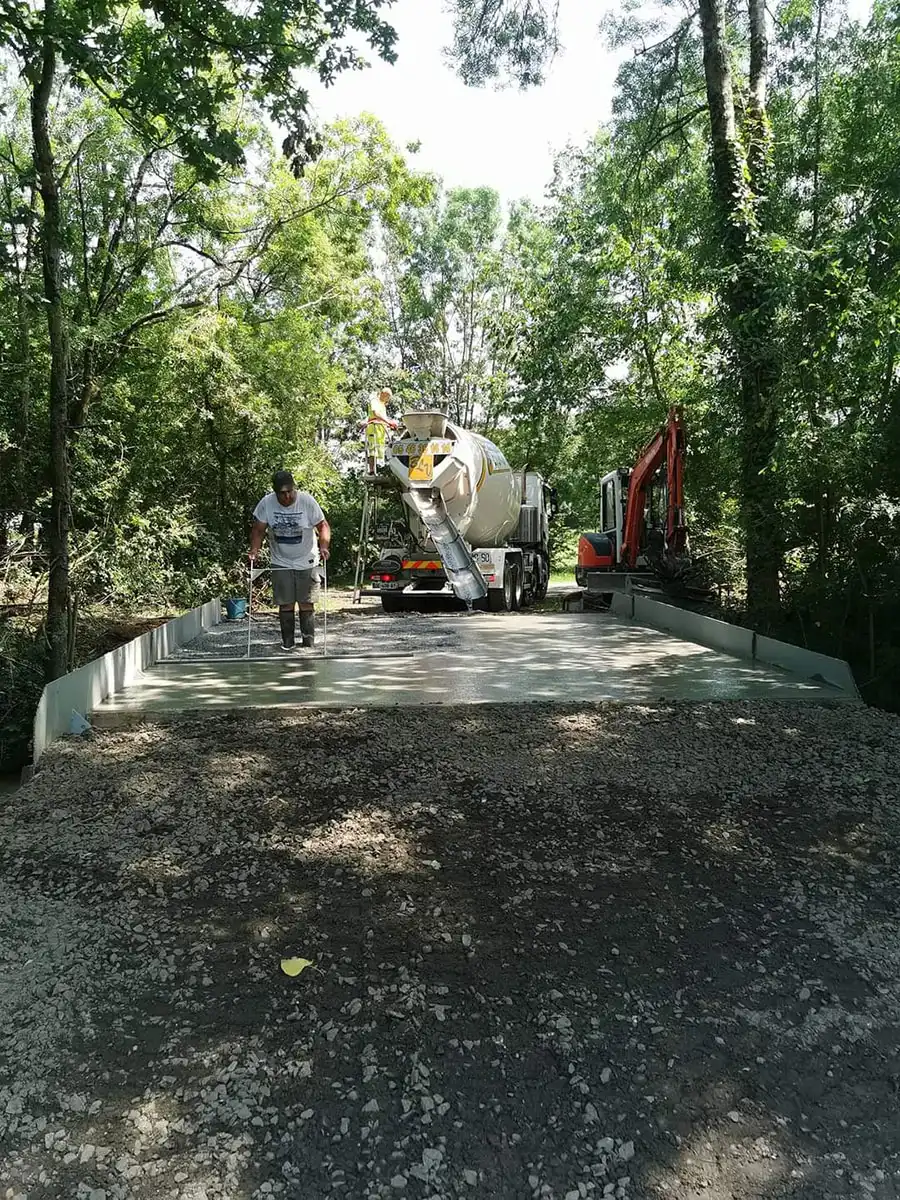 Intervention sur des ouvrages à Champagné les Marais par CEPM, travaux publics