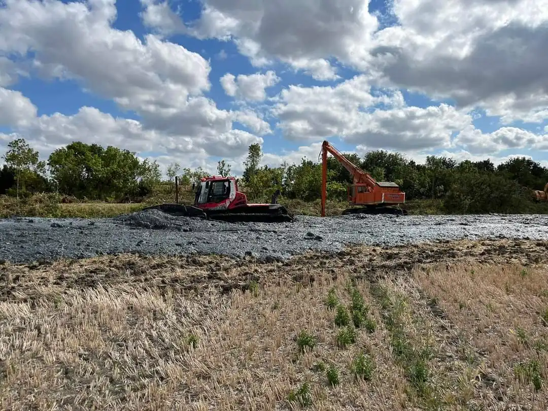 Curage de fossés à Champagné les Marais par CEPM, travaux publics