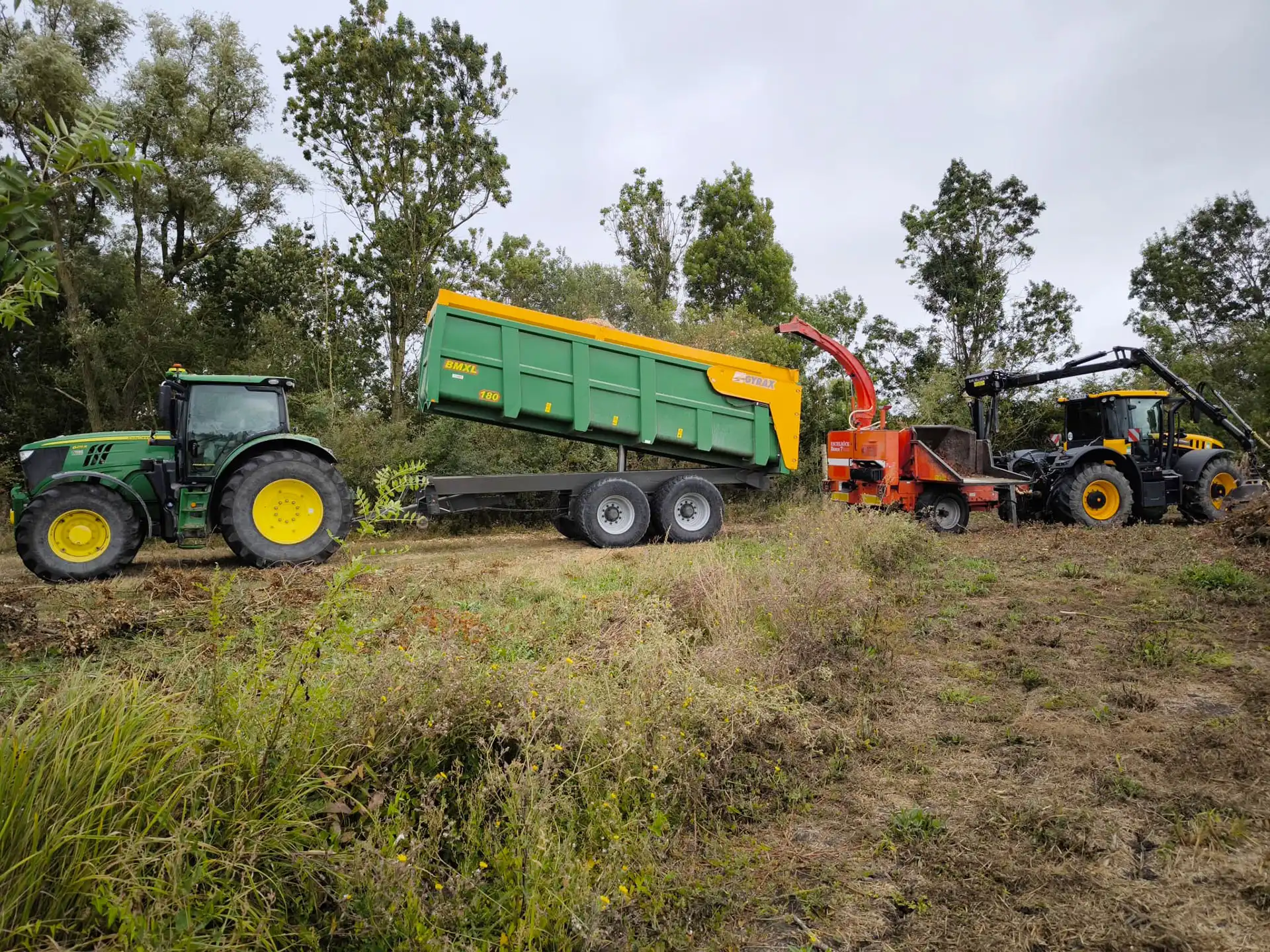 Travaux de plaquettes forestière à Champagné les Marais par CEPM, travaux publics